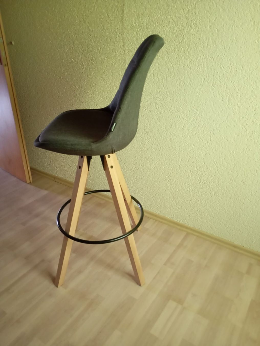Sgabelli: Stabiler Barhocker Neupreis 120Fr.! – Usato da Salmsach venduto da Loth95 2
