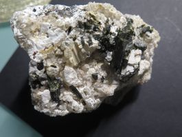 Epidot mit Quarz von Peru ca. 974 gr.
