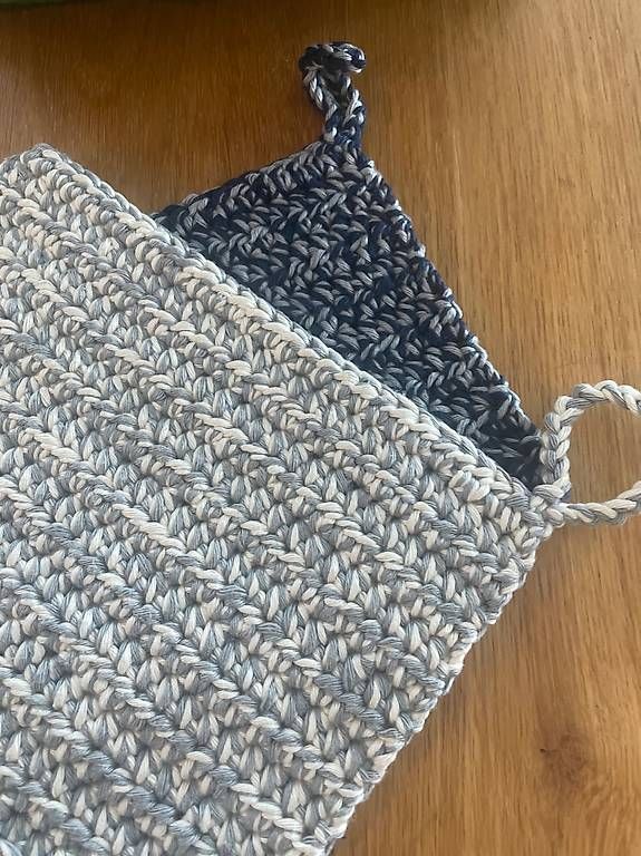 Komplettküchen: Topflappen bunt – Gebraucht aus Binningen von SimoneMinimalism