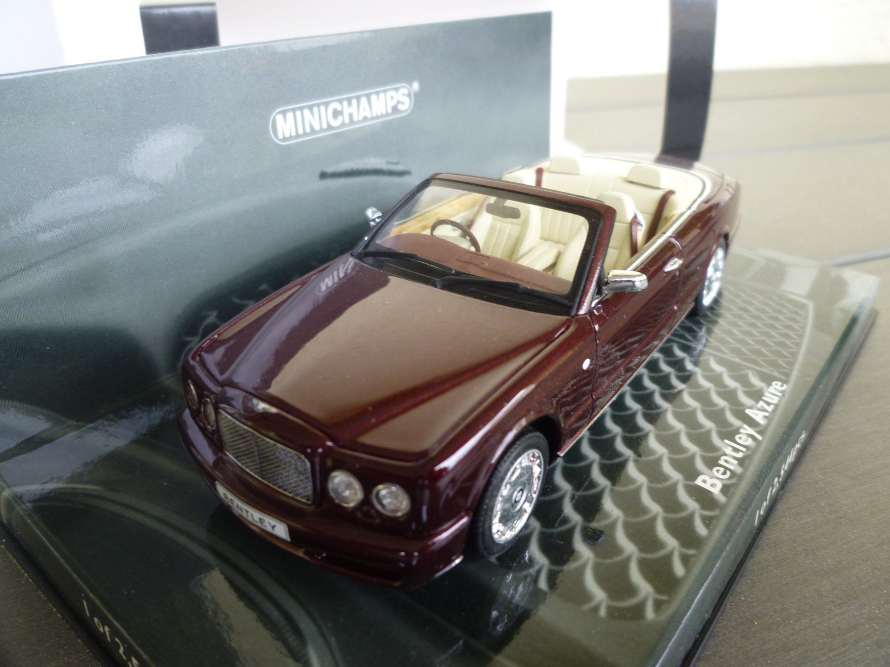 Bentley Modellini d'auto: Bentley Azure (2006) – Nuovo e nell'imballaggio originale da Flawil venduto da Imperiosud 2