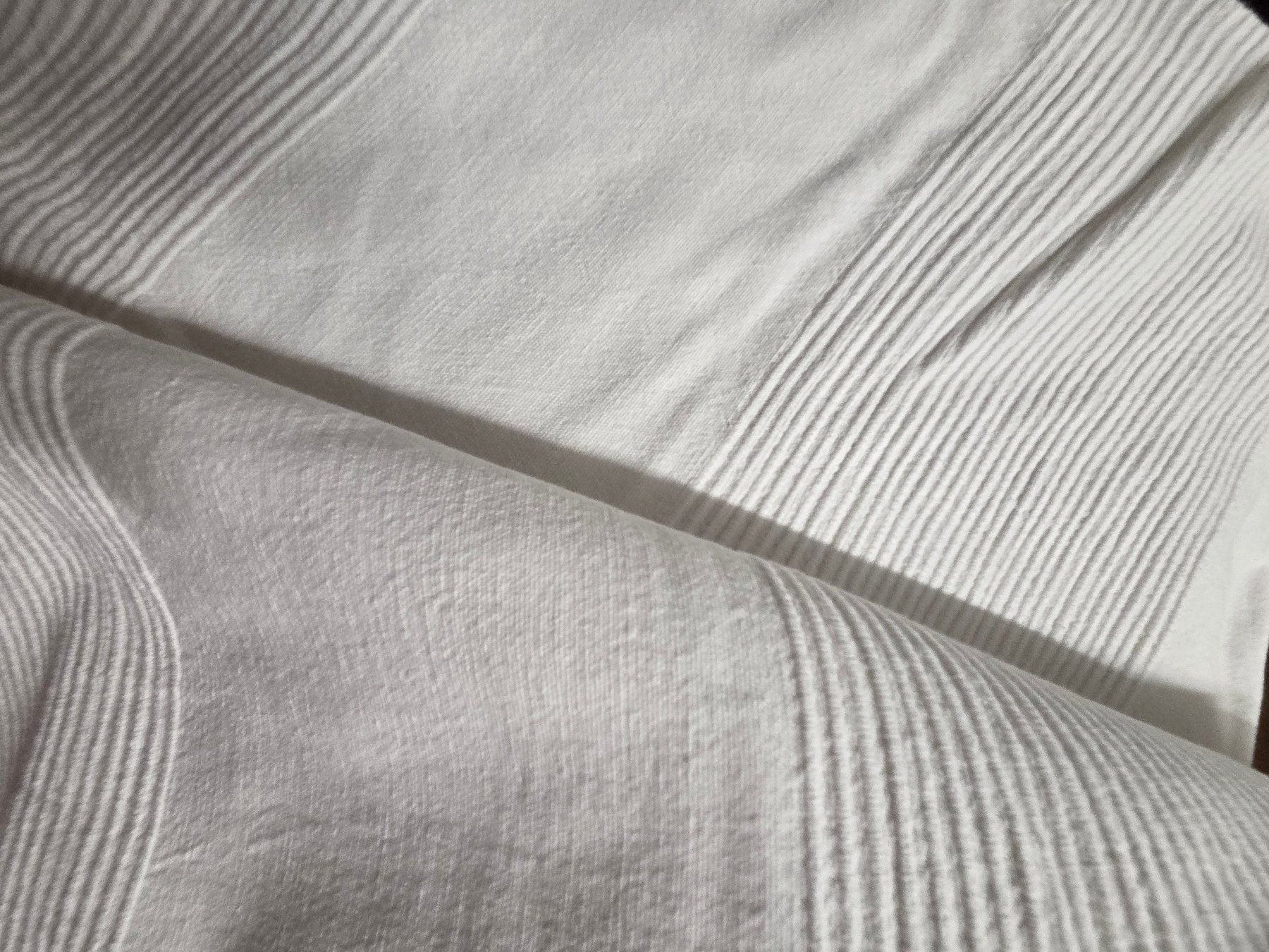 Coperte: 3 weisse Bettüberwürfe / Decken – Usato da St. Gallen venduto da Razoon77 4