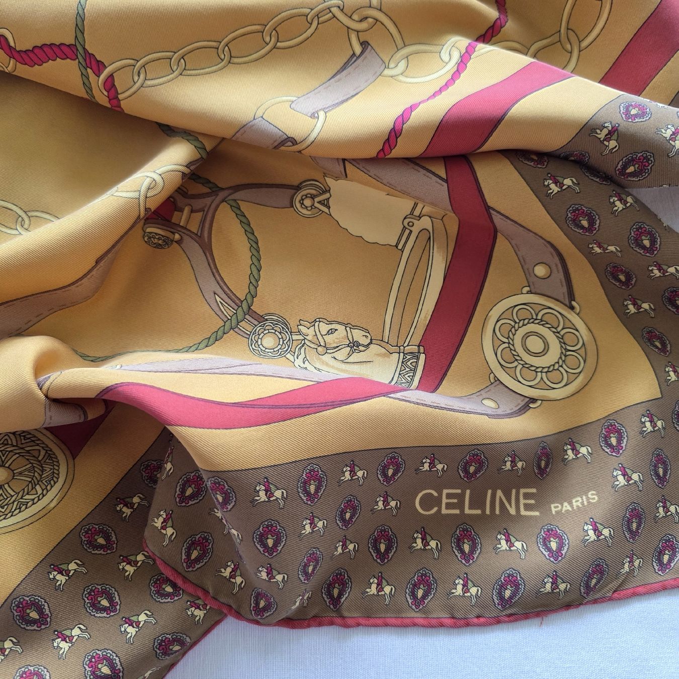 Celine Foulard & Sciarpe: Celine Vintage Schal 85×85 cm – Usato da Zürich venduto da LIMAR 2