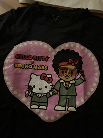 Bruno Mars x Hello Kitty T-Shirt – Romantic Tours Paris 