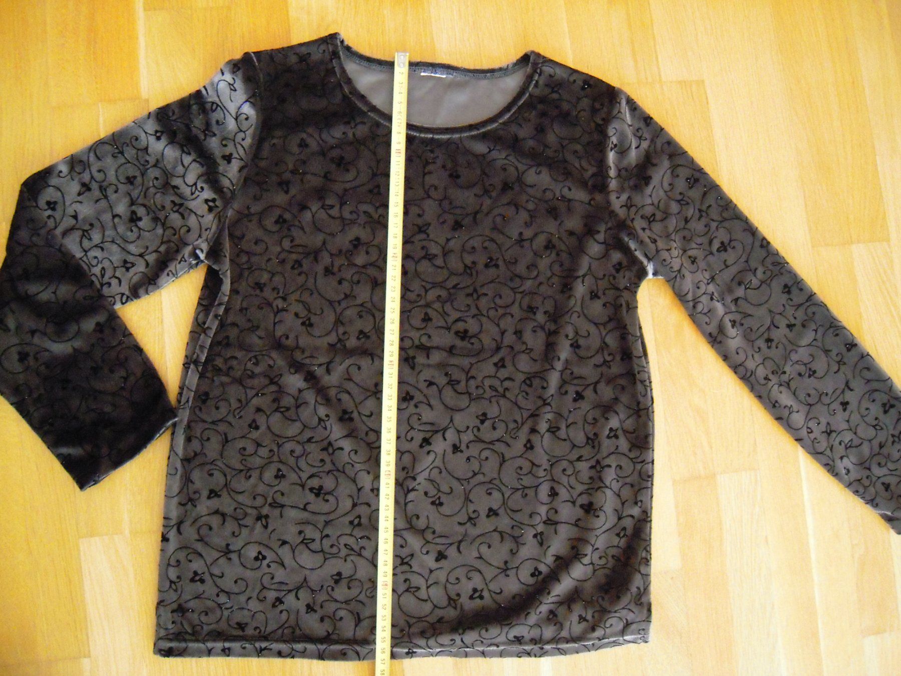 Maglioni & Felpe: Samt-Langarmshirt Gr XS Grau-glänzend – Usato da Uzwil venduto da visions77 1
