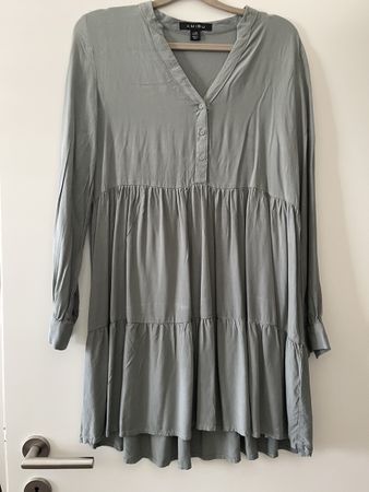 Schönes AMISU Kleid Gr. 36