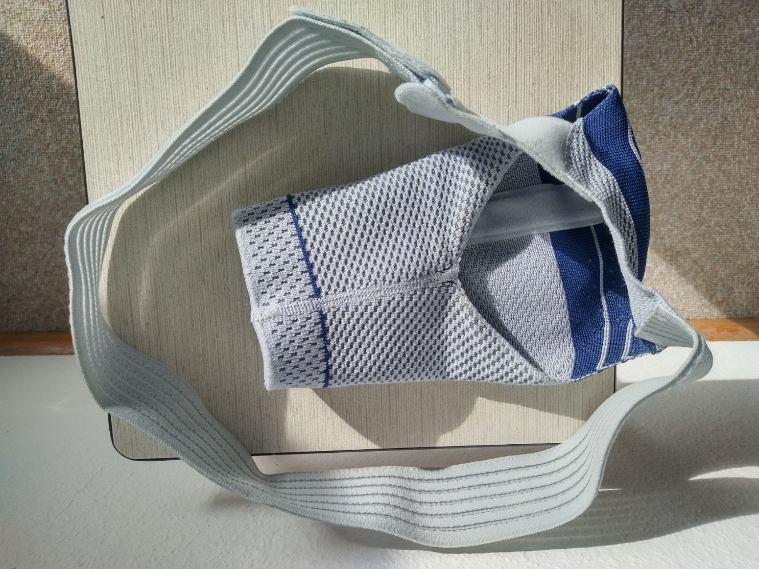 Attrezzature mediche: Bauerfeind OmoTrain S Schulterbandage - Grösse S – Usato da Jona venduto da Argus36 3