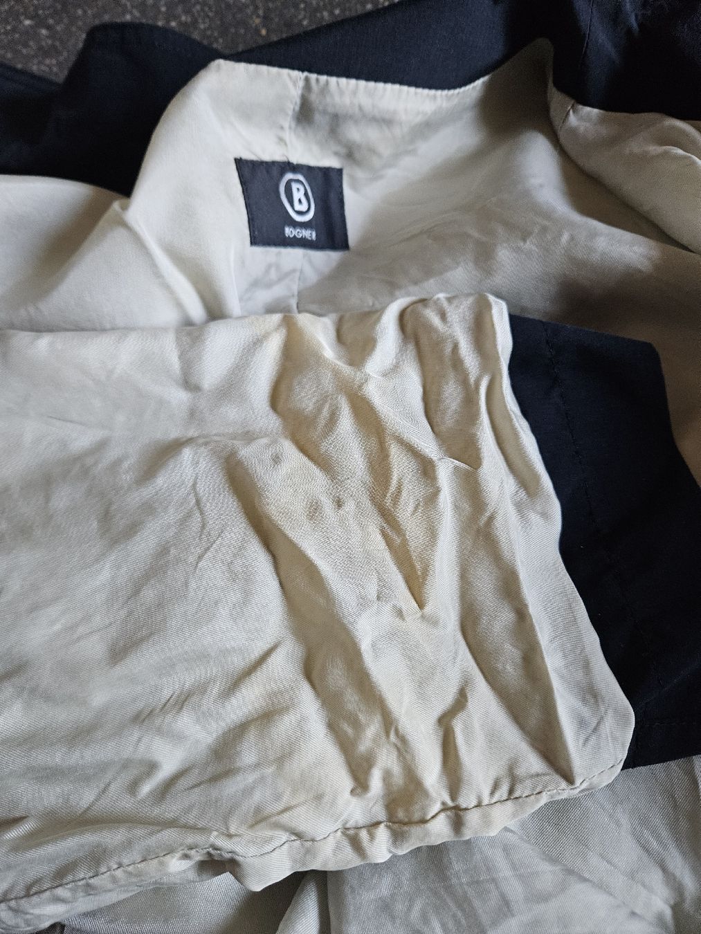 Bogner Vestes: BOGNER Jacke schwarz Grösse L  – D'occasion à Anwil par tamoos 5