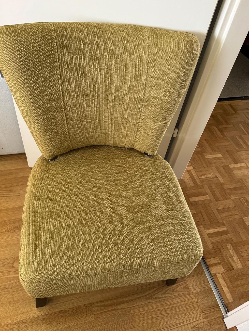 Ikea Poltrone: Zwei Schöne IKEA Sessel, neuwertig – Usato da Agriswil venduto da Windcheetah