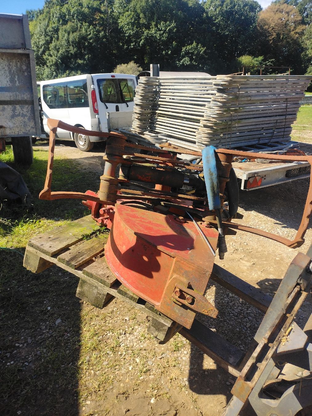 Pinze: Holzgreifer und Grabenlöffel. – Usato da Muzzano venduto da Muz-piod6933 1