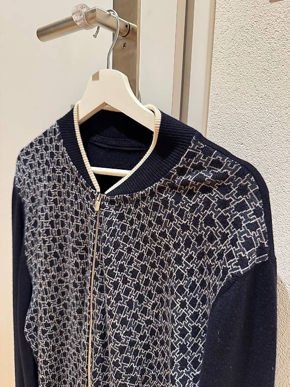 Hermès Maglioni & Felpe: Hermes Cashmere/Silk Sweater - Size L – Usato da Schübelbach venduto da Rahnmont 1