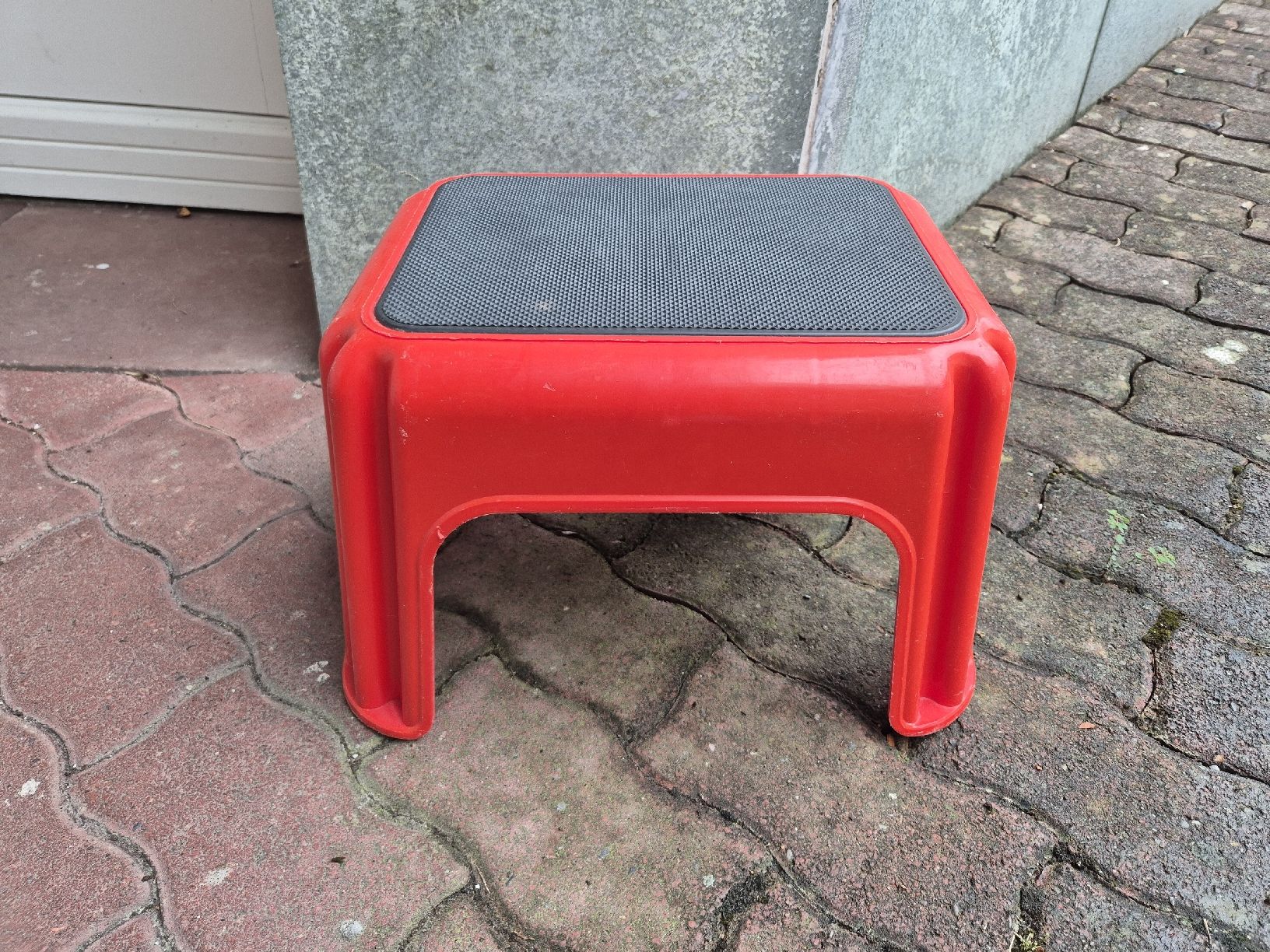 Sgabelli: Tritt Hocker rot mit Antirutschoberflaeche – Usato da Domat/Ems venduto da ver_7q9b