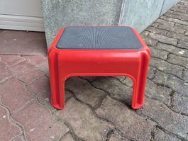 Tritt Hocker rot mit Antirutschoberflaeche