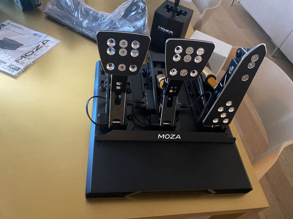 Moza Sim Racing Setup (Gebraucht) in Lenzburg für CHF 1000 – nur ...