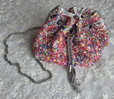 Wunderschöne Handtasche mit bunten Steinen zu verkaufen!