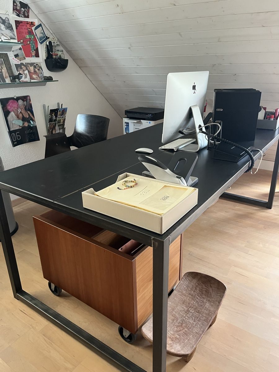 Tavoli: Table en métal anthracite  – Usato da Birmensdorf ZH venduto da Sab5555 1