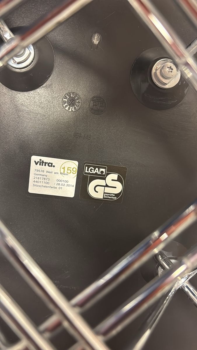 Sedie: 6 mal, Vitra Eames Plastic Armchair DAR Stuhl Stahl – Usato da Volketswil venduto da emi_x8pm 4