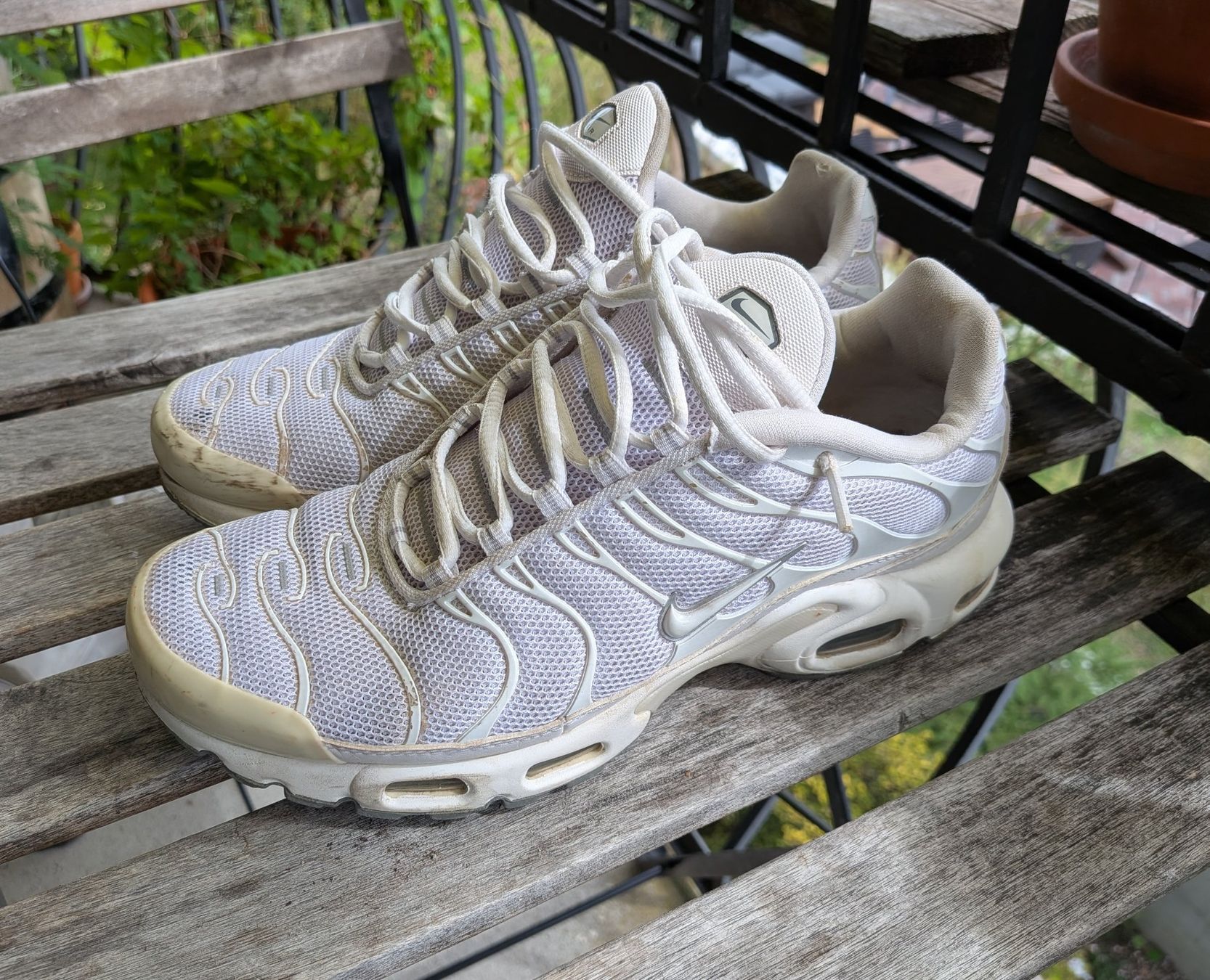 Nike Herrenschuhe: Nike Air Max Plus "All white" – Gebraucht aus Wallisellen von Areufer