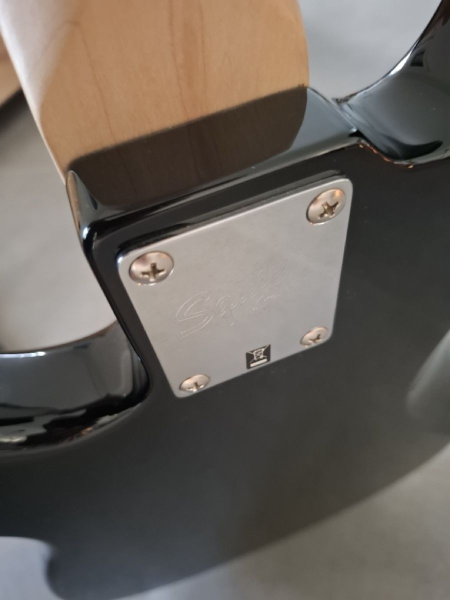 Squier Strumenti musicali: Squier Affinity PJ Bass Schwarz – Nuovo (secondo la descrizione) da Thun venduto da sof_by7w 8