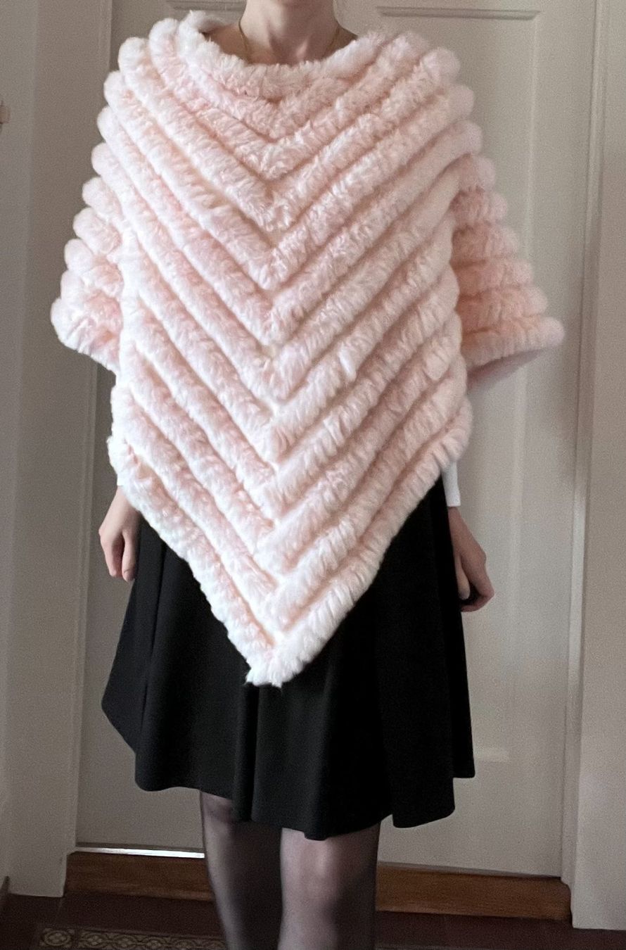 Altro in Moda donna: Poncho élégant cachemire rose pâle pour soirée – Nuovo e nell'imballaggio originale da Pully venduto da Artemisya 5