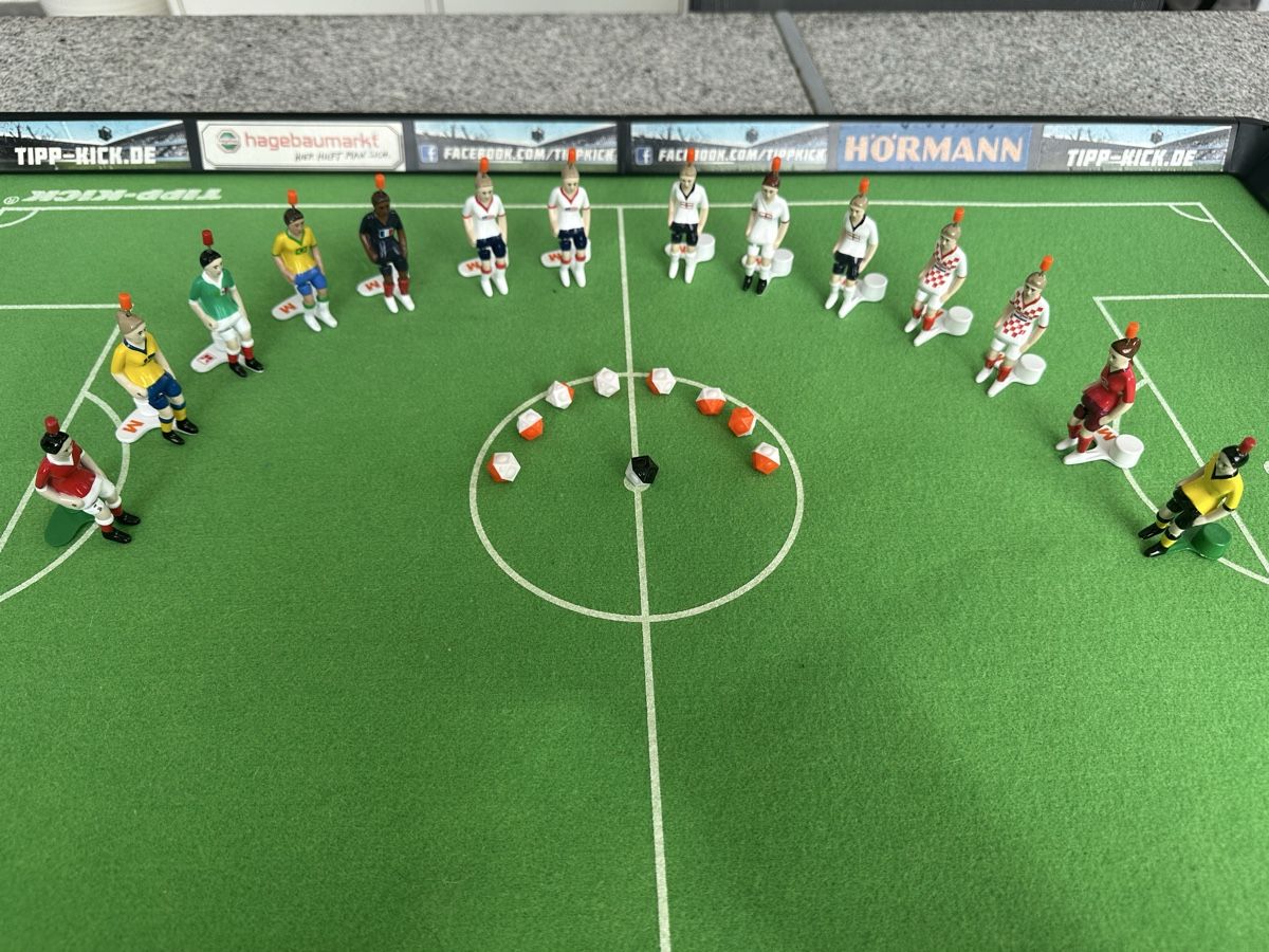Giocattoli: Tipp Kick Cup mit Zusatzspielerinnen – Usato da Biberist venduto da 911hansen 2