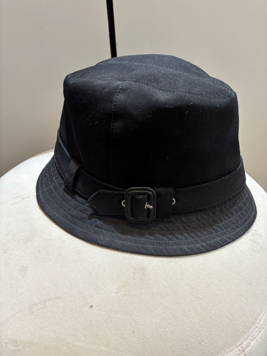 Burberry Copricapi, berretti & cappellini: Burberry Bucket Had / Regenhut – Usato da Höri venduto da Celine.11