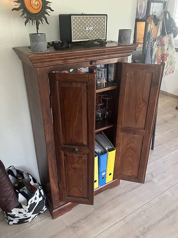 Armadi: Bar/meuble de rangement – Usato da Blatten b. Naters venduto da mikael.kerautret 1