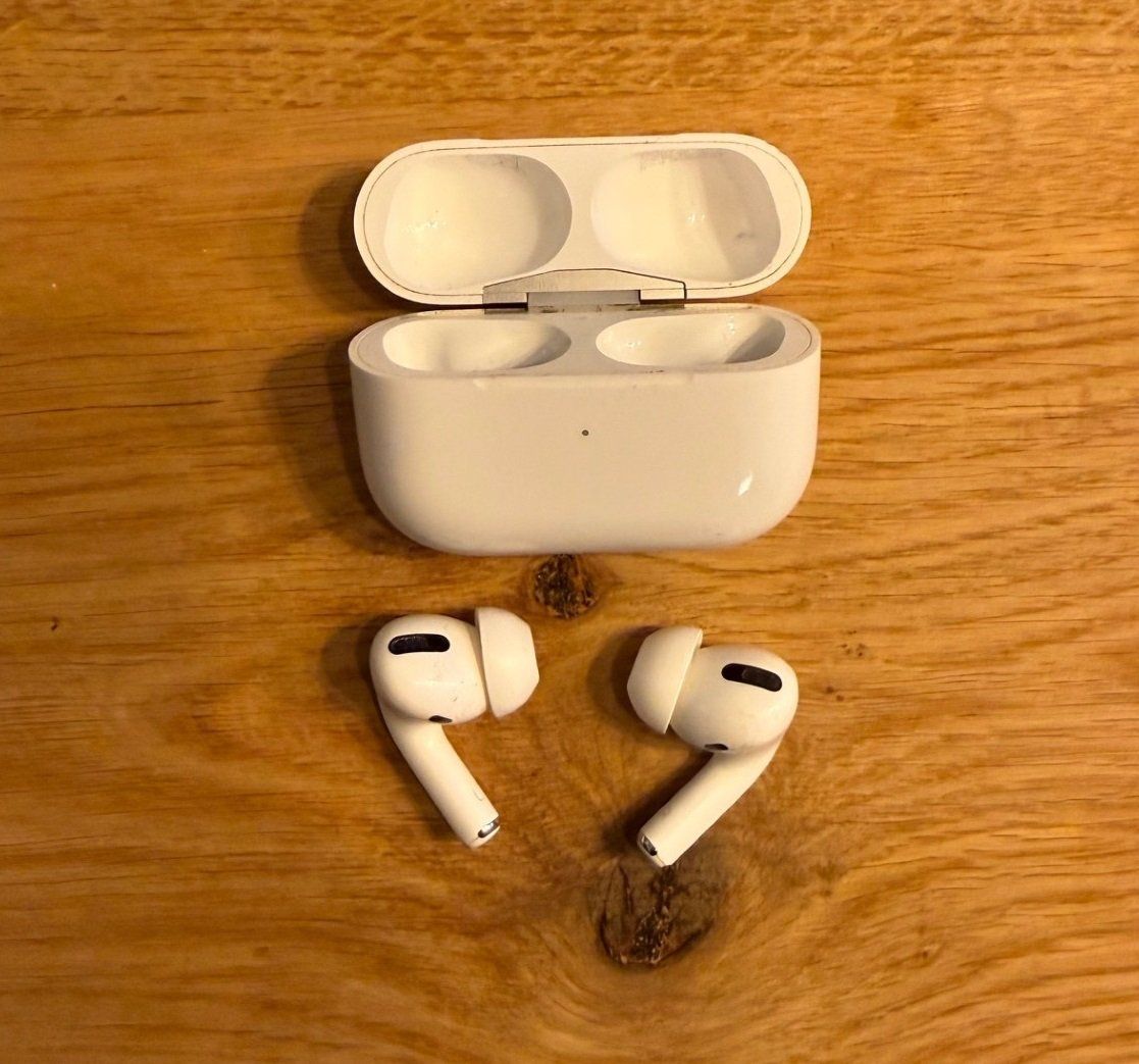 Apple Cuffie: Apple Airpods Pro (Gen. 1) – Usato da Bülach venduto da Murmy 4