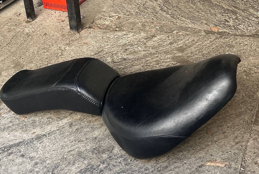 Tutti i ricambio per moto: Harley Davidson selle – Usato da Montagnola venduto da gia_6tcc 1