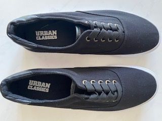 Herrenschuhe: Sneaker - URBAN CLASSICS - Gr 42 - Schwarz – Gebraucht aus Bassersdorf von geronjmo 1