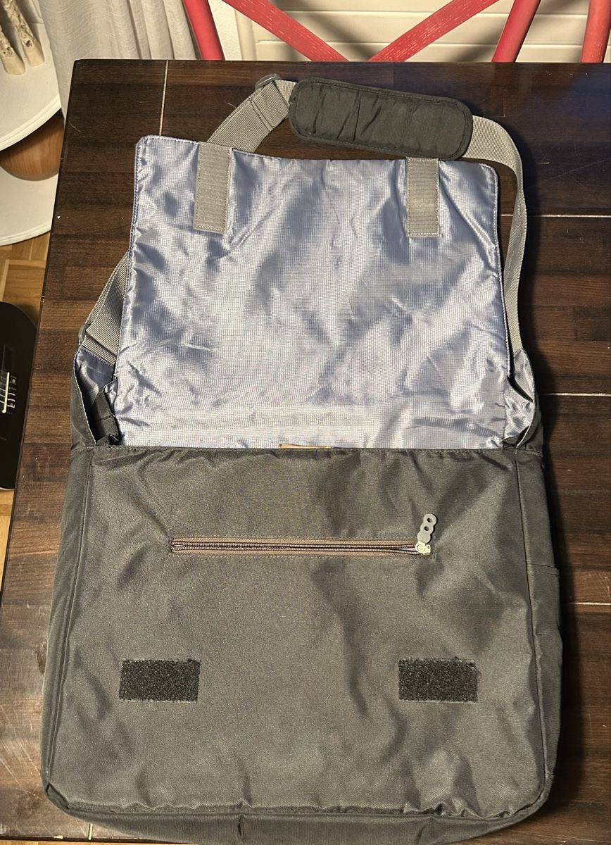 Borse: Messenger Bag / Laptop Tasche / Umhängetasche – Nuovo (secondo la descrizione) da Wil SG venduto da NikolasAnthi 5