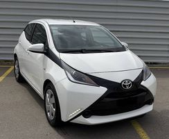 Toyota Aygo 1.2 VVT-i x-play 