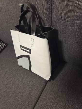 Freitag F250 SONNY
