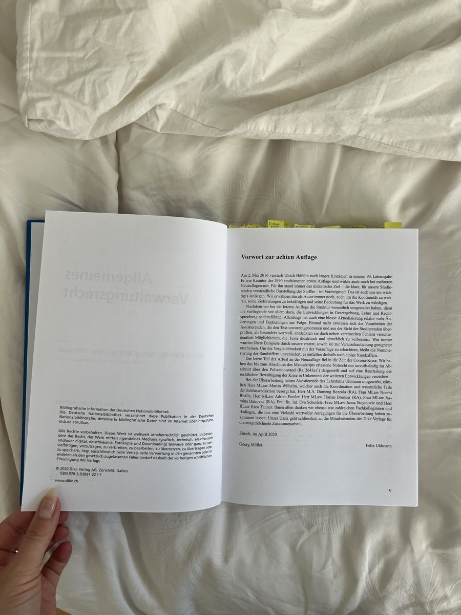 Libri: Allgemeines Verwaltungsrecht – Usato da Zürich venduto da hannah.liaaa 2
