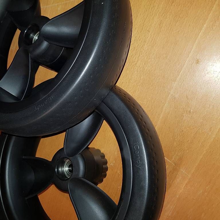 Kinderwagen: I Candy Peach 3 Hinterräder schwarz – Gebraucht aus Winterthur von Happy-Baby 3
