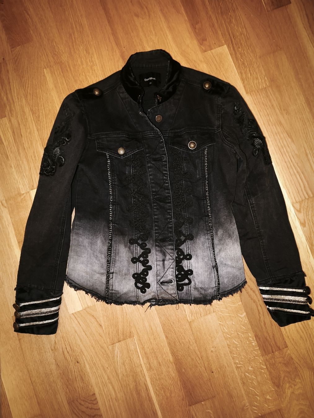 Desigual Giacche: Originelle Desigual Jeansjacke Grösse 38 – Usato da Zeglingen venduto da Vanillacoke 1