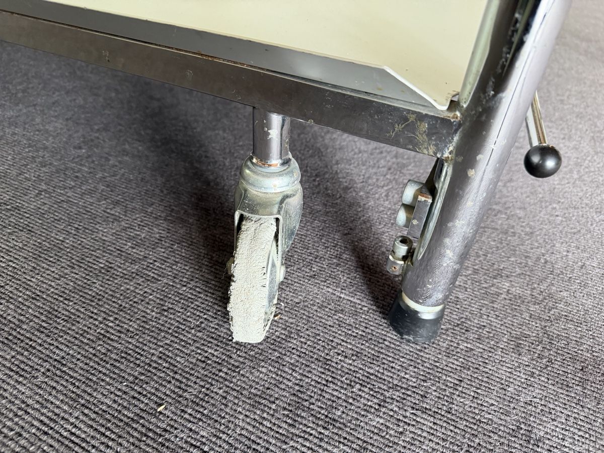 Tische: Ancienne table de massage  – Gebraucht aus Péry von peaudane 2