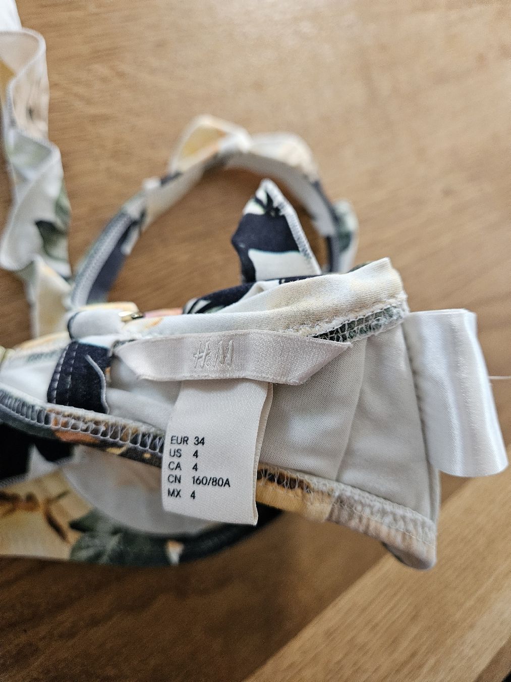 H&M Top: Haut de bikini taille 34  – Usato da Vétroz venduto da sas_yln5 2
