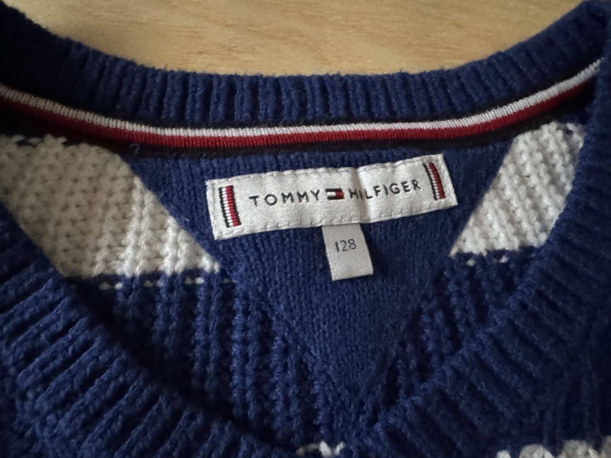 Tommy Hilfiger Lotti & Set di vestiti: Tommy Hilfiger Kinder Kleider Paket, Gr. 128 – Usato da Genthod venduto da Tidus04 2