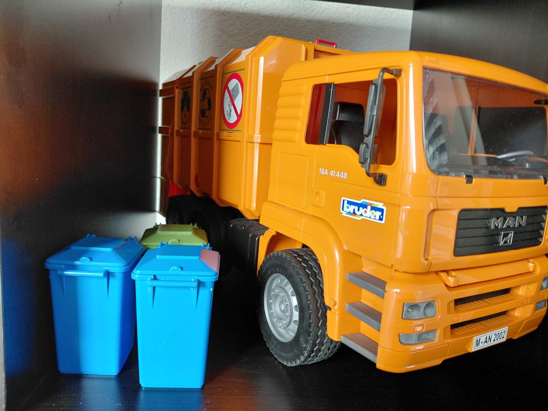 Bruder Giocattoli: Bruder Müllwagen – Usato da Linthal venduto da Suzan9