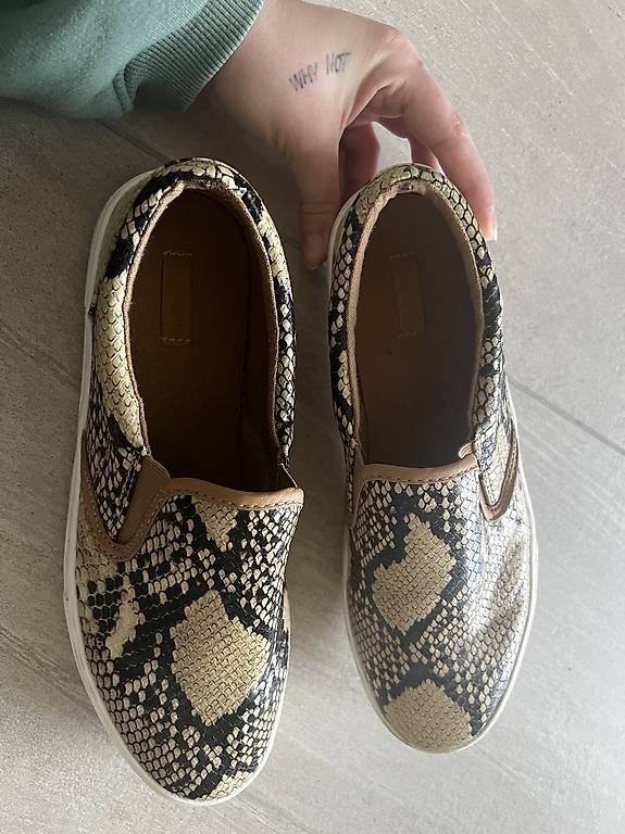 Chaussures femmes: Slipper  – D'occasion à Zwingen par KatjaM 4