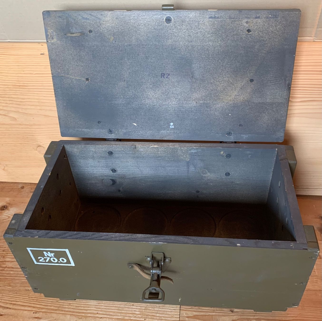 Casse di trasporto: Holzkiste Nr 270 der CH Armee – Usato da Goldingen venduto da Bergler012 1