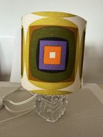Vintage Lampe mit Glasfuss und schönen Lampensch. ca 60/70'J
