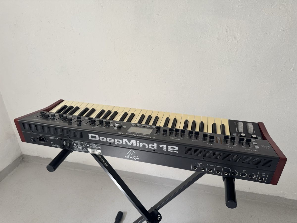 Behringer Instruments de musique: Behringer DeepMind 12 Synthesizer technisch einwandfrei – D'occasion à Rotkreuz par luk_xrb2 6