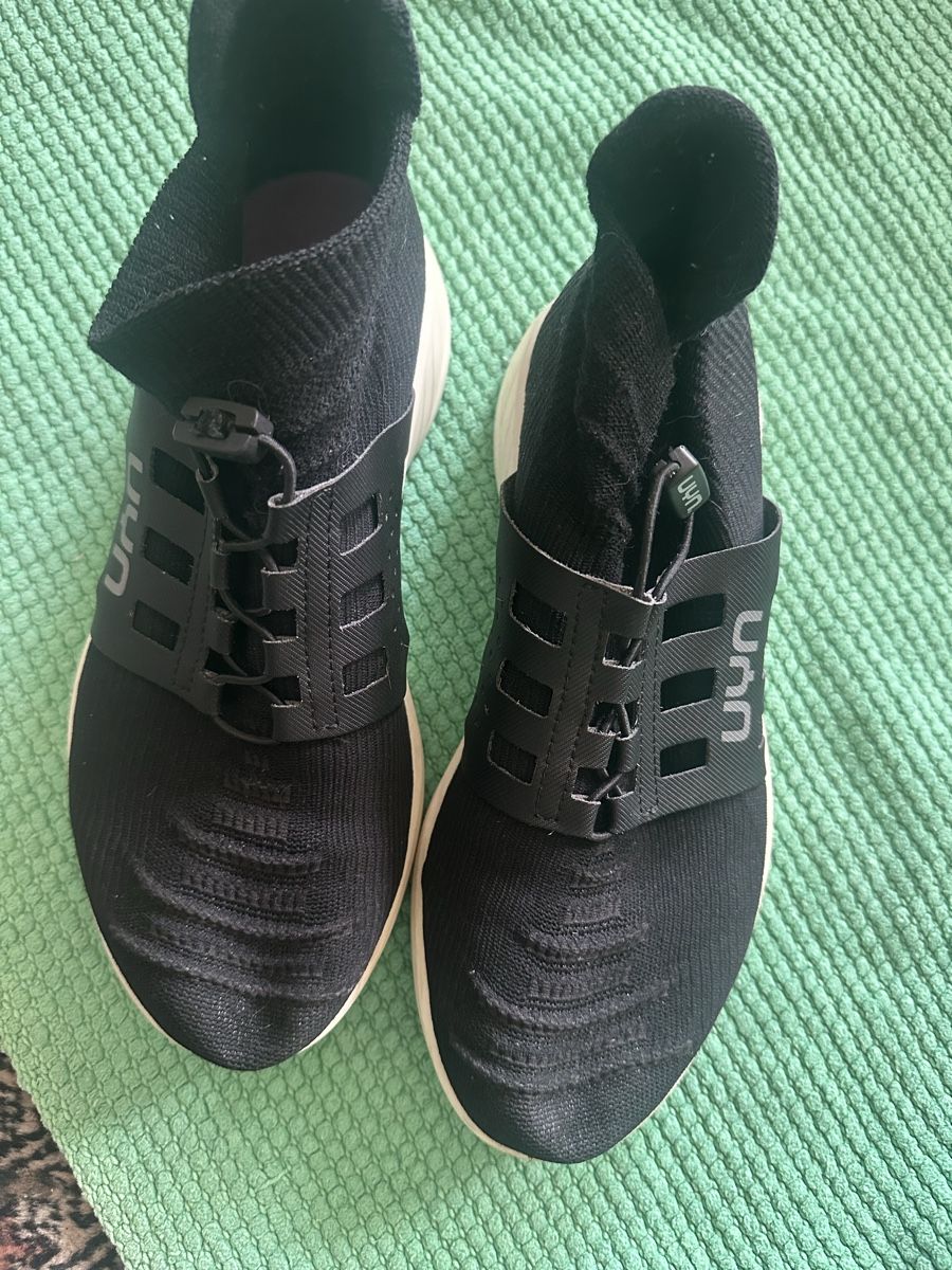 Chaussures femmes: Uyn Turnschuhe gr 38 – D'occasion à Uster par bek_v2ct