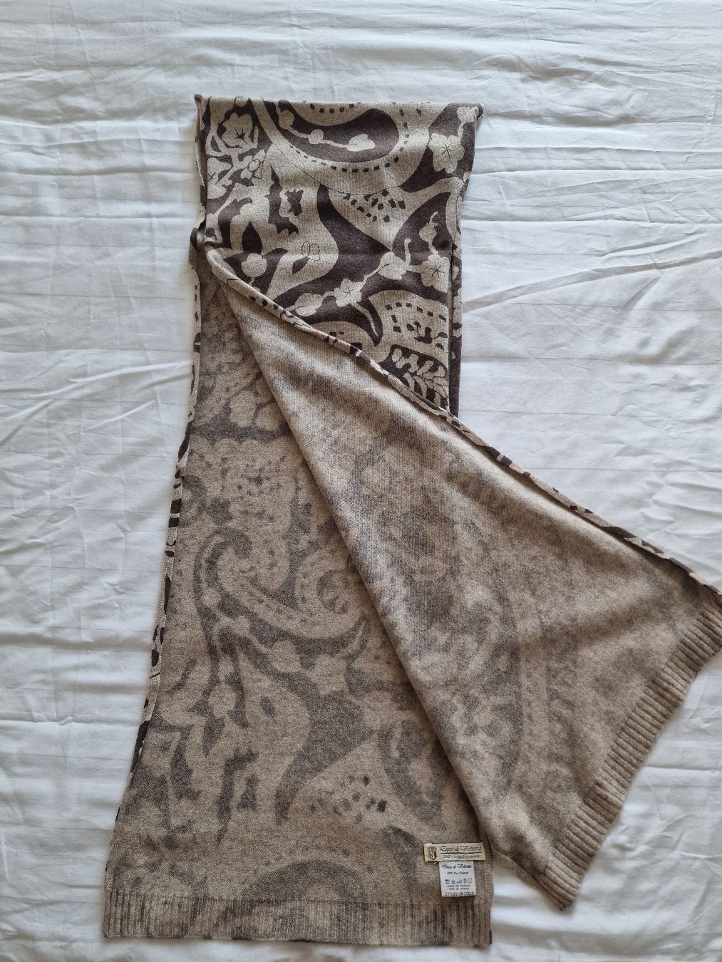 Foulard & Sciarpe: Strickschal aus Cashemere – Usato da St. Niklausen LU venduto da wishbonerfb 1