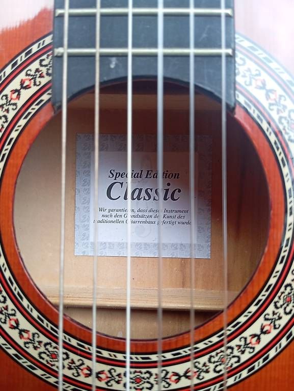 Strumenti musicali: Kinder Classic gitarre – Usato da Basel venduto da Petergunn 1