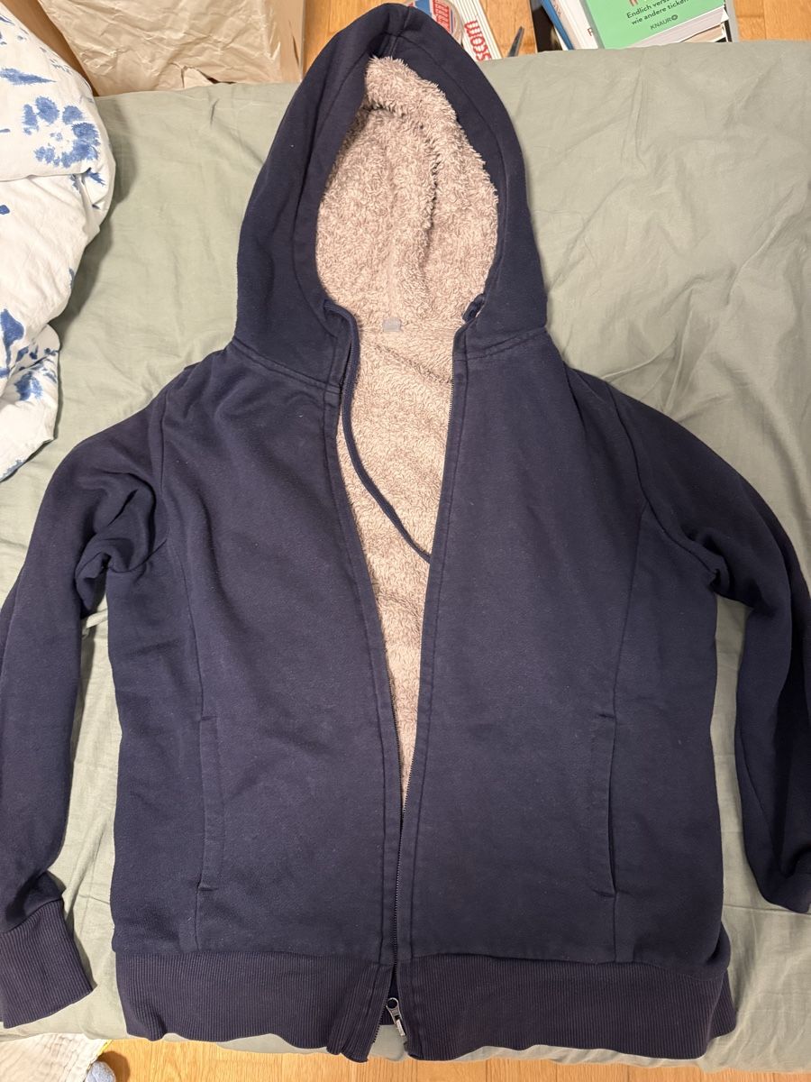 Uniqlo Maglioni & Felpe: Uniqlo Kapuzenpulli warm blau, Grösse M – Usato da Lenzburg venduto da car_pzg8