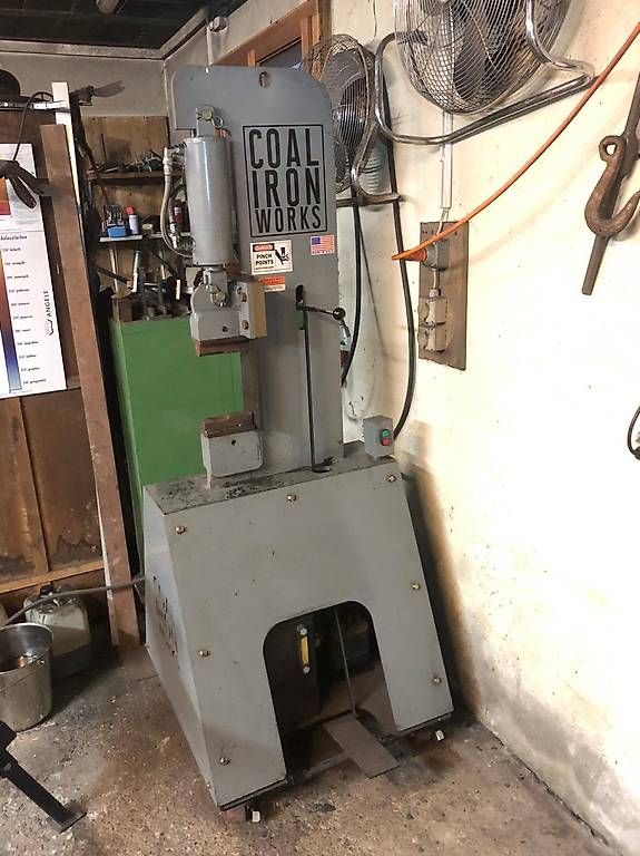 Tutte le macchine: Presse hydraulique de forge – Usato da Maules venduto da AValet