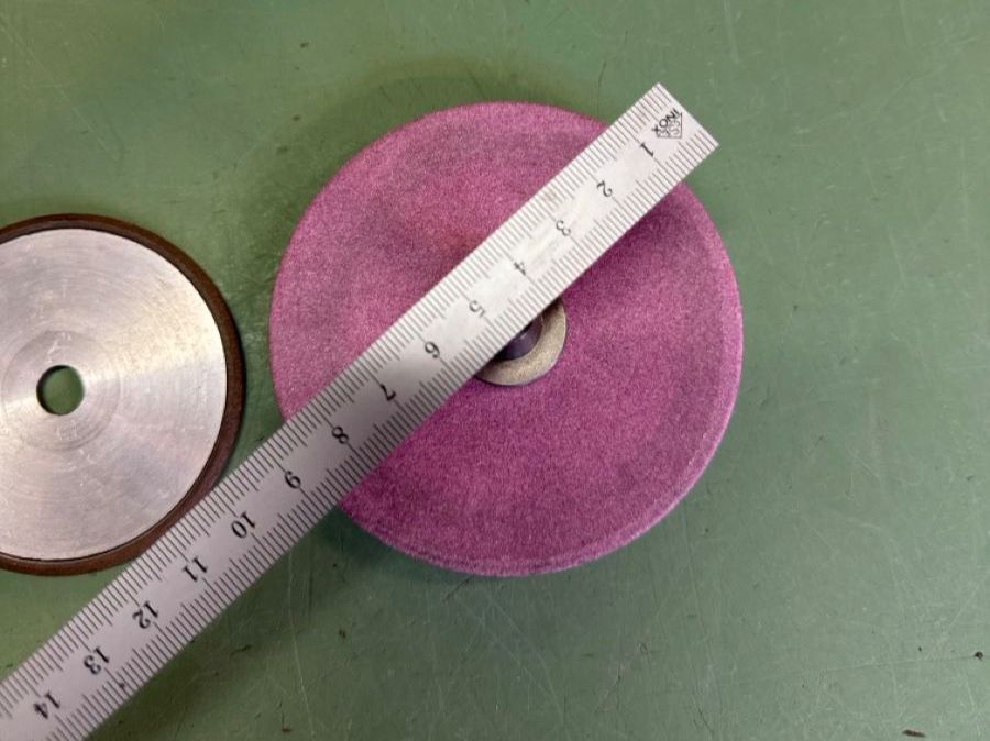 Tutti gli attrezzi: Meule à affûter les outils – Usato da Aarberg venduto da SNMachines 4