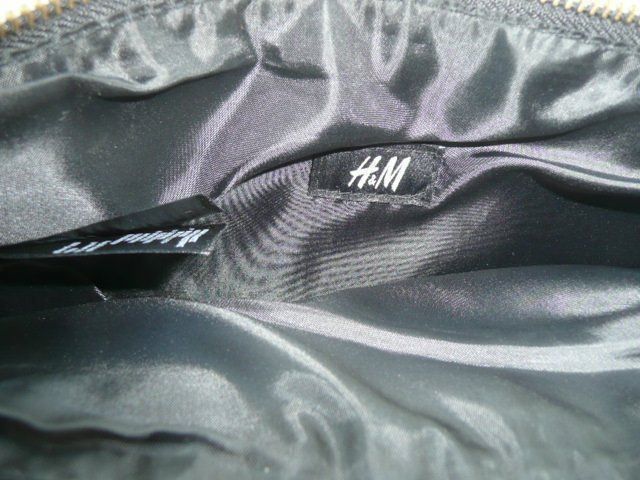 H&M Taschen für Damen: Umhängetasche H&M mit goldfarbige Kette – Gebraucht aus Baar von negombo 3